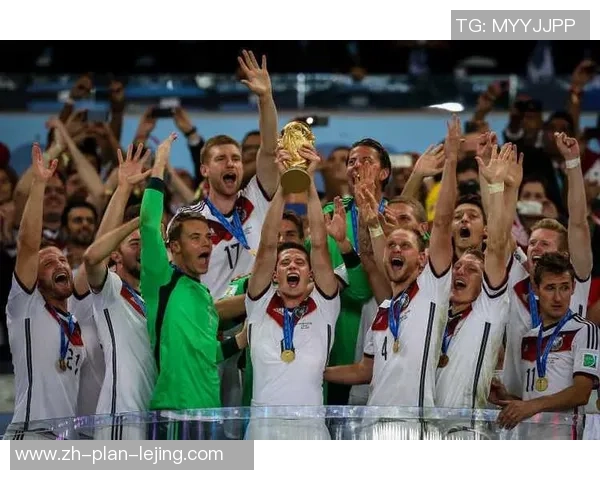 足球放火引发的热议与反思:运动激情与安全底线的碰撞